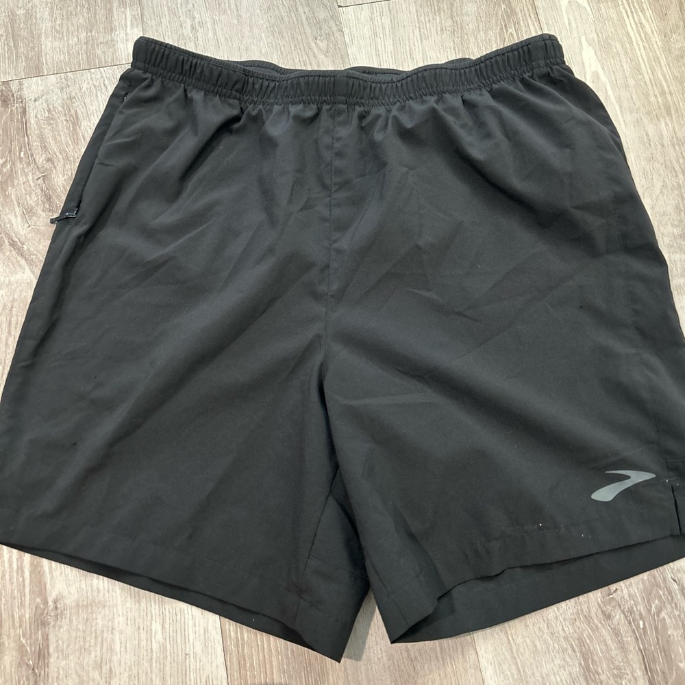 Brooks 7” go to shorts